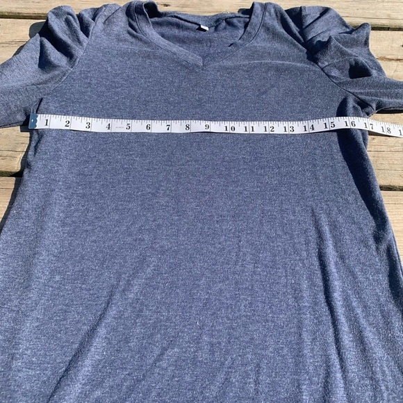 💜 Blue Heathered V-Neck Top with Puffed Shoulders - Size S - Picture 5 of 6